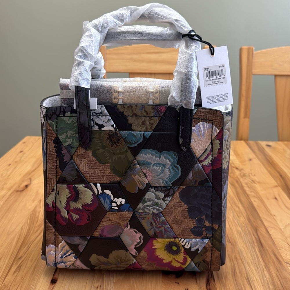 NWT Coach x Kaffe Fassett Troupe Tote In Signature Canvas With Patchwork - Picture 7 of 15